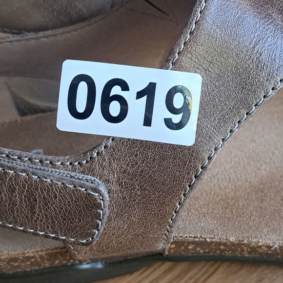 Dansko Reece Women’s Size 6.5 / EU 37 Brown Leather Toe Loop Sandals Thongs - Picture 9 of 9